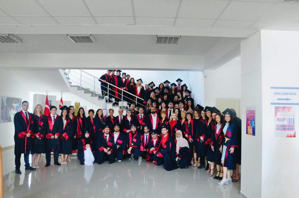 Yakın Doğu Üniversitesi Tıp Fakültesi 2023-24 mezunlarımızın yolu açık ...